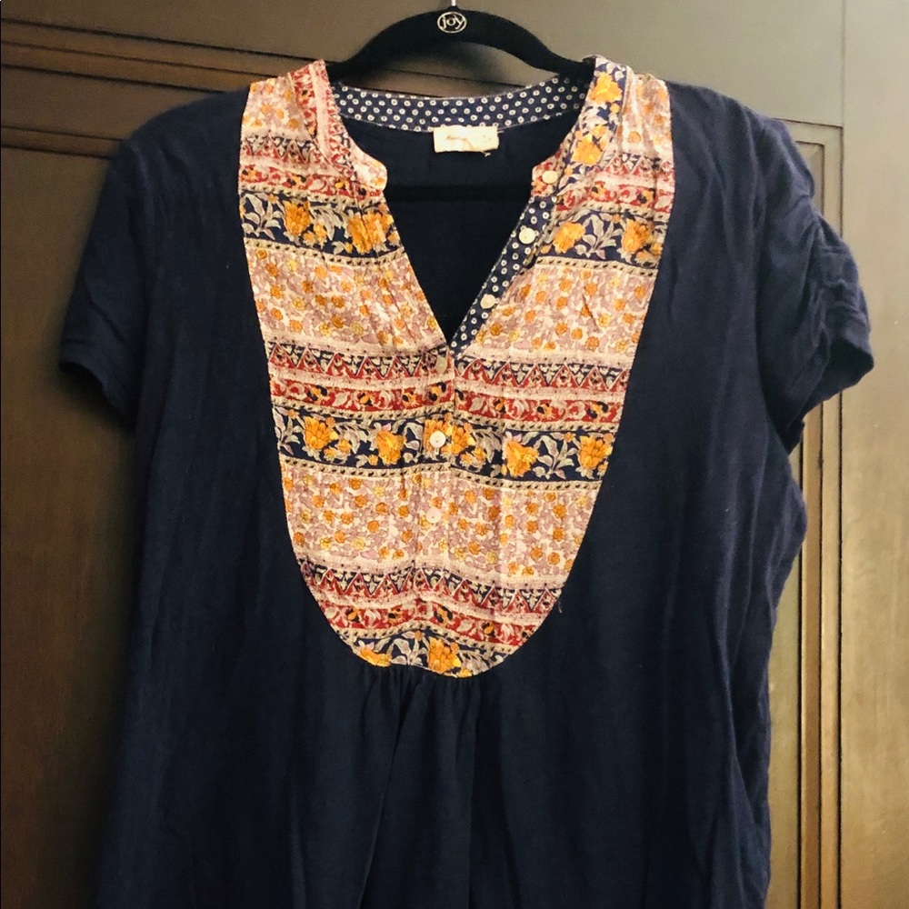 Navy t shirt
